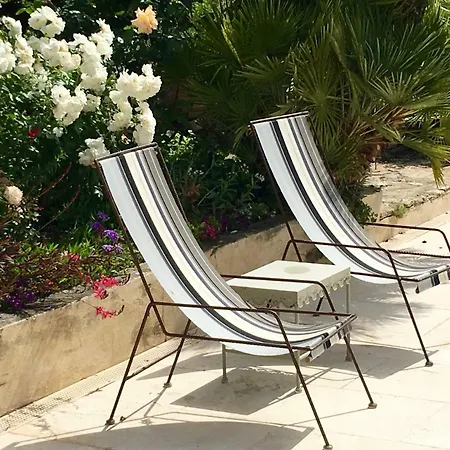Le Marijas Couette-café Les Michels